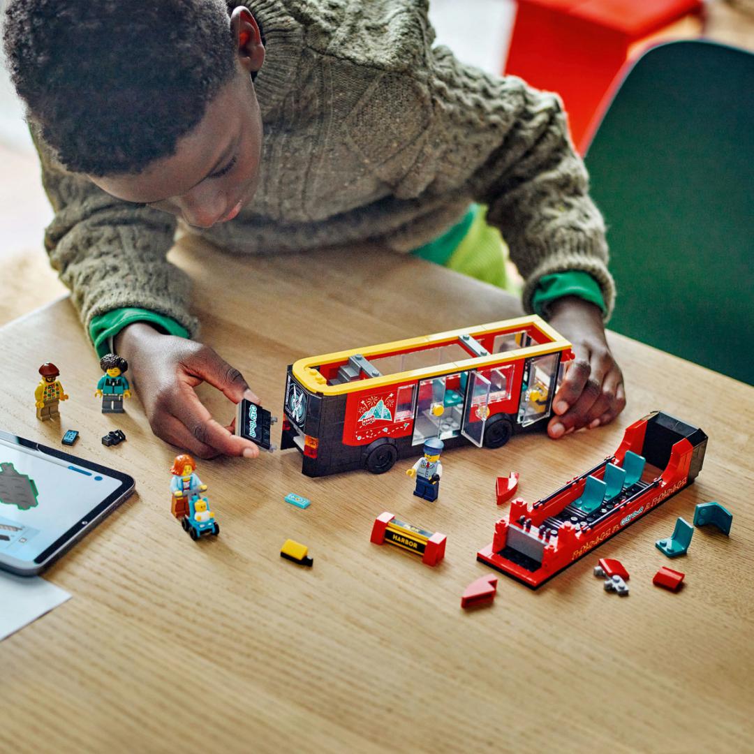 AUTOBUZ TURISTIC ROSU CU ETAJ LEGO 60407 - imagine 4